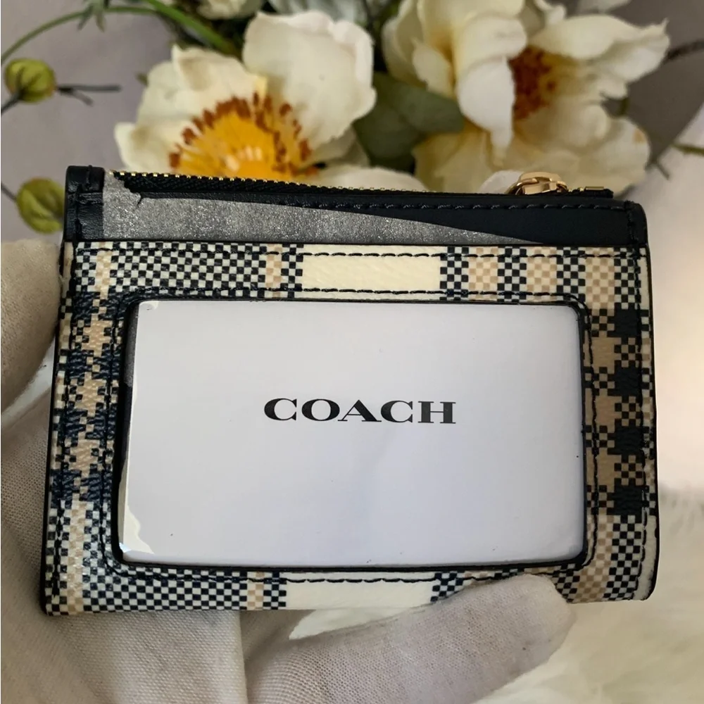 Coach Black and Cream Plaid Card Holder